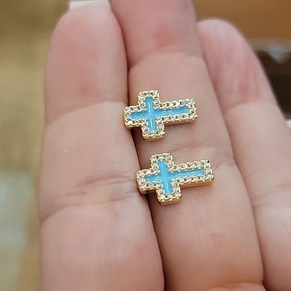 Shimmer Cross Stud Earrings, S925 - Picture 5 of 8